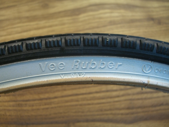 Vee Rubber külsõ - fehér